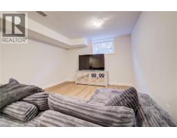 4 LIVINGSTON Drive - 38