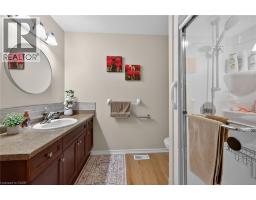 510 QUEENSWAY Street W UnitNo. 33 - 22