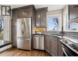 92 JACOB Street W - 17