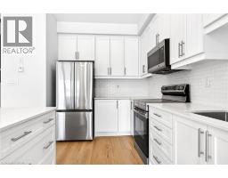 10 JUNE CALLWOOD Way - 11