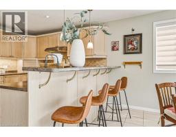 228 HOLBEACH Crescent - 10