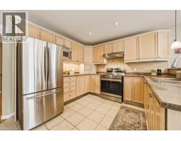 228 HOLBEACH Crescent - 11