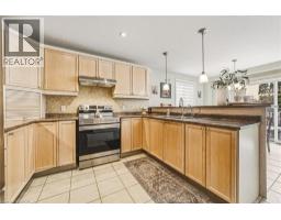 228 HOLBEACH Crescent - 12