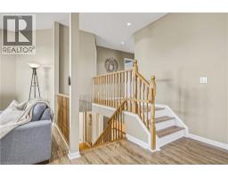 228 HOLBEACH Crescent - 18