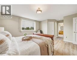 228 HOLBEACH Crescent - 21