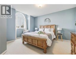 228 HOLBEACH Crescent - 25