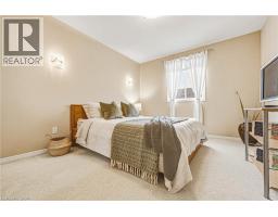 228 HOLBEACH Crescent - 26