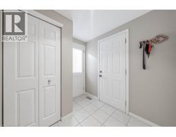 228 HOLBEACH Crescent - 29