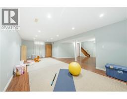 228 HOLBEACH Crescent - 30