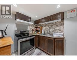 228 HOLBEACH Crescent - 34