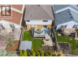 228 HOLBEACH Crescent - 40