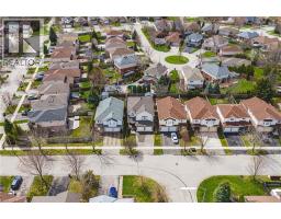 228 HOLBEACH Crescent - 41