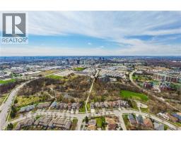 228 HOLBEACH Crescent - 45