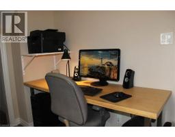 46 CLARA Crescent - 18