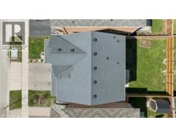 267 GROVEHILL Crescent - 35