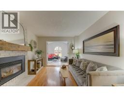 15 DEERWOOD Crescent - 12