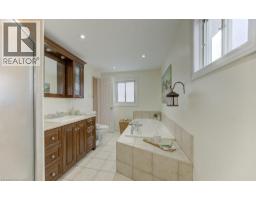 15 DEERWOOD Crescent - 27