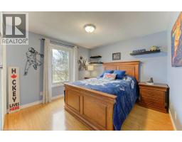 15 DEERWOOD Crescent - 29