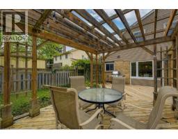 15 DEERWOOD Crescent - 40