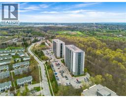 35 GREEN VALLEY Drive UnitNo. 502 - 15
