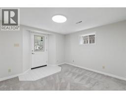83 CANROBERT Street - 32