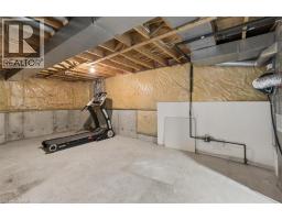 83 CANROBERT Street - 35