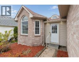 83 CANROBERT Street - 5
