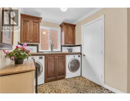 228 MICHENER Crescent - 35