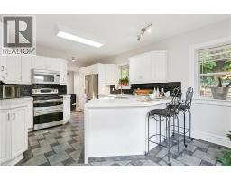132 QUEEN Street W - 22