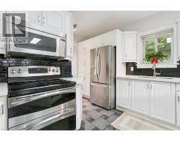 132 QUEEN Street W - 29