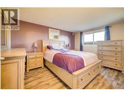 26 CLUTHE Crescent - 19