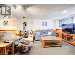 26 CLUTHE Crescent - 24