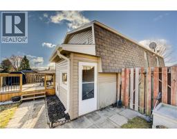 26 CLUTHE Crescent - 32