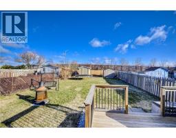 26 CLUTHE Crescent - 36