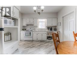 744 QUEEN Street S - 32