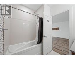 399 QUEEN Street S UnitNo. 202 - 32
