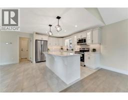 4 LIVINGSTON Drive - 10