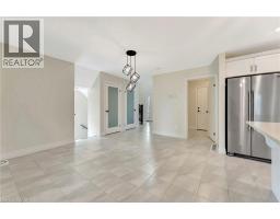 4 LIVINGSTON Drive - 12