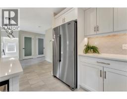 4 LIVINGSTON Drive - 15