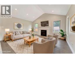 4 LIVINGSTON Drive - 19
