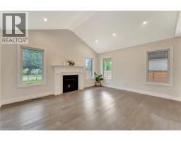 4 LIVINGSTON Drive - 22