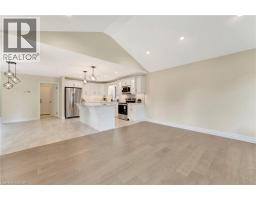4 LIVINGSTON Drive - 23