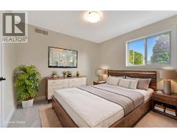 4 LIVINGSTON Drive - 27