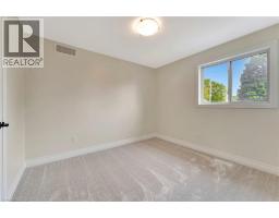 4 LIVINGSTON Drive - 28