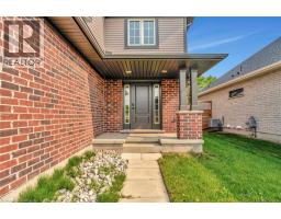 4 LIVINGSTON Drive - 4