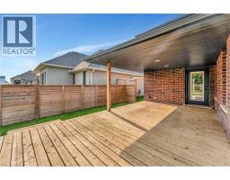 4 LIVINGSTON Drive - 44