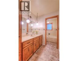 1166 WATERLOO Street - 15