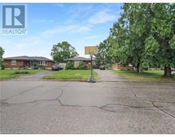 30 BLUERIDGE Crescent - 39