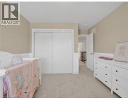 66 LILLIAN Way - 32