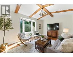 286 LLOYMINN Avenue - 9